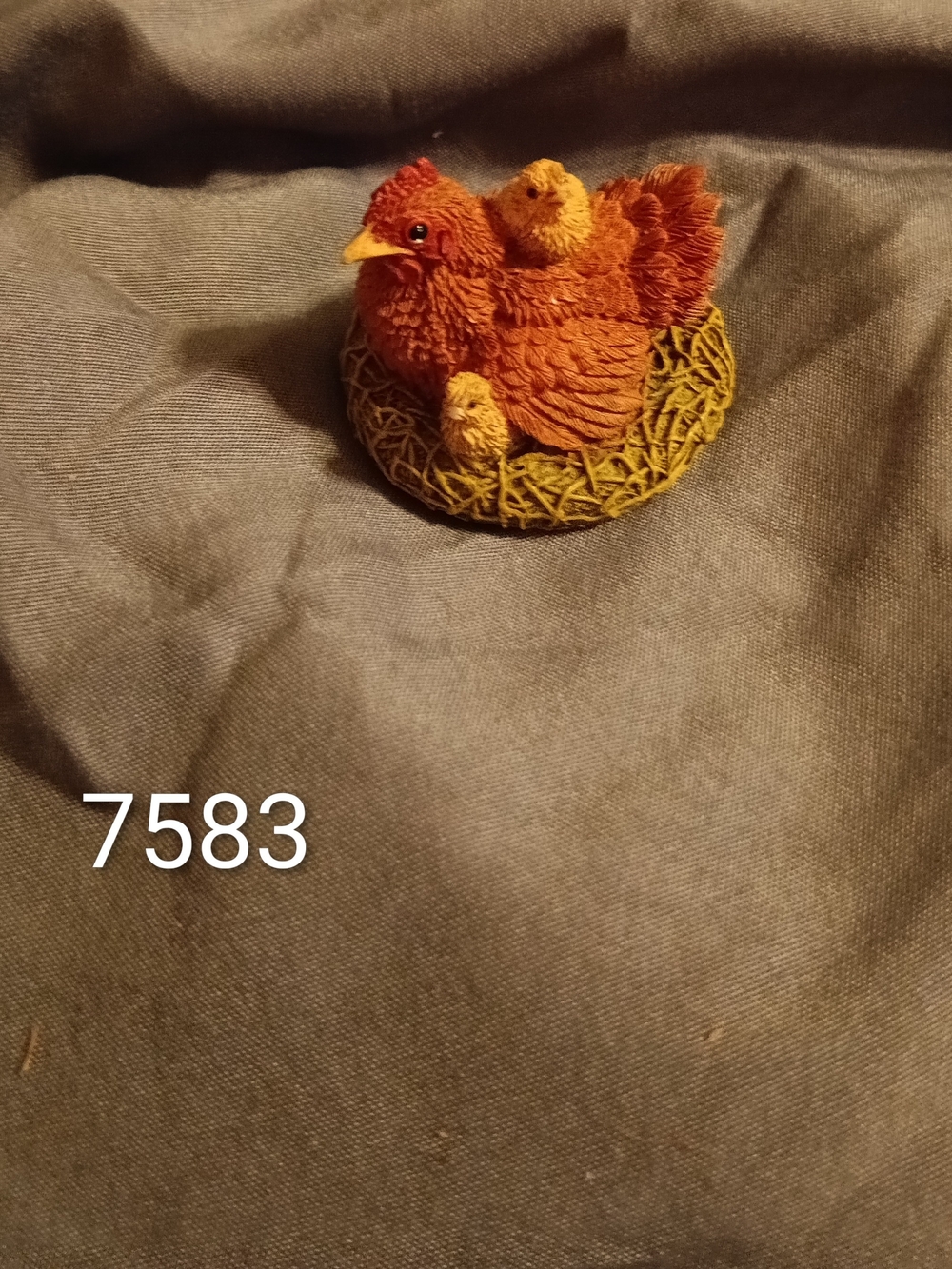 Stratford Collection Hen